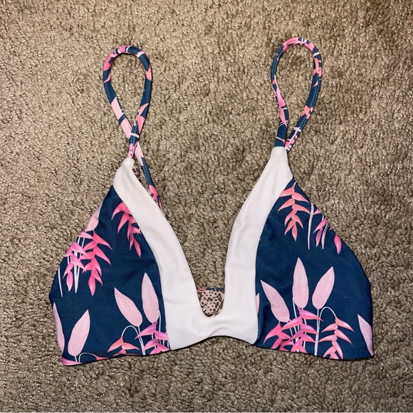 Like new Acacia Swimwear XS Pupukea top - Picture 1 of 4
